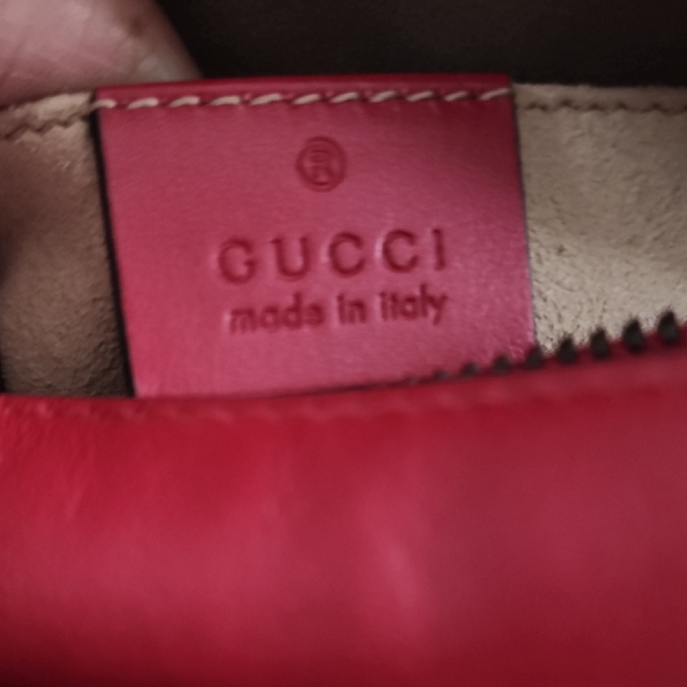 Authentic Gucci Red Quilted Small Crossbody Bag - Picture 3 of 8